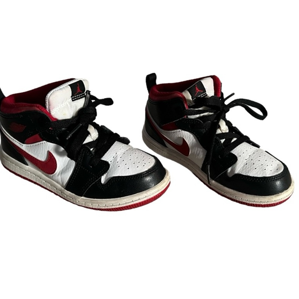 Nike Air Jordan 1 Mid Boy Size 10C Black White Athletic Sneakers 640735-122 EUC